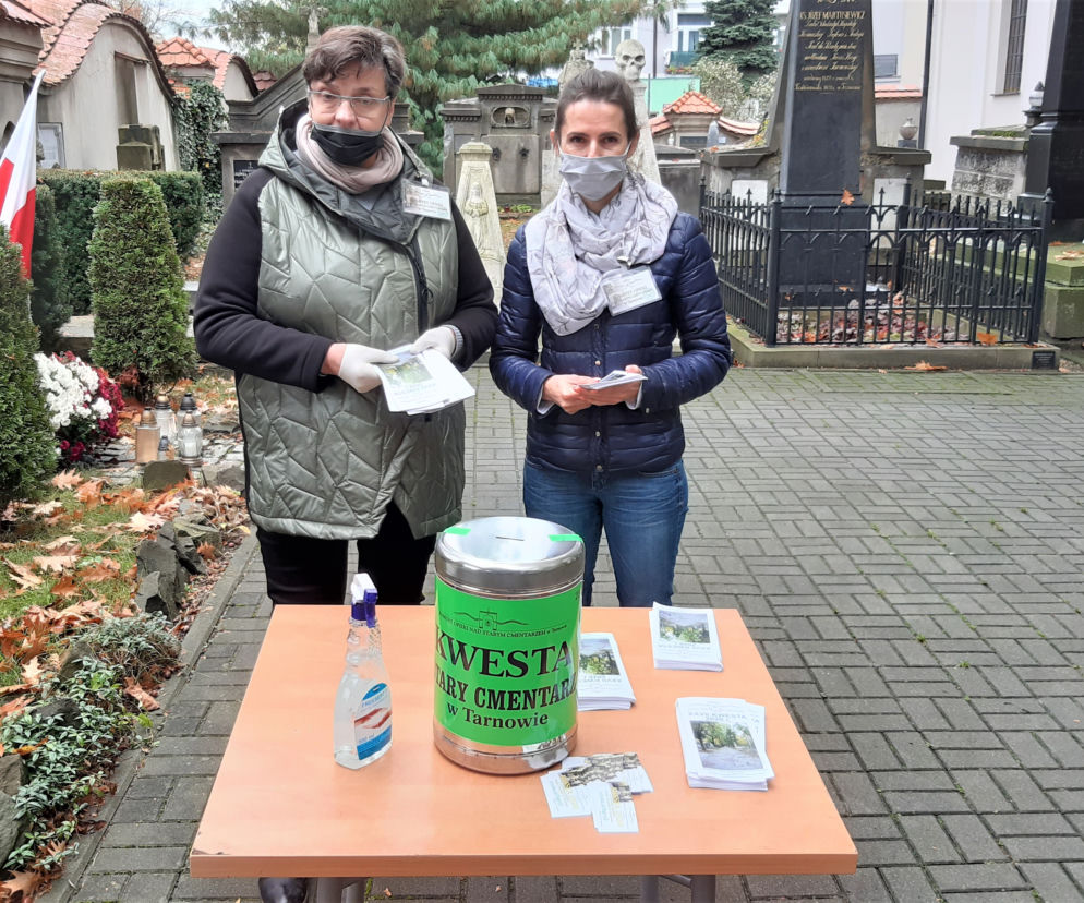Zbiórka na rzecz zabytkowych pomników na Starym Cmentarzu