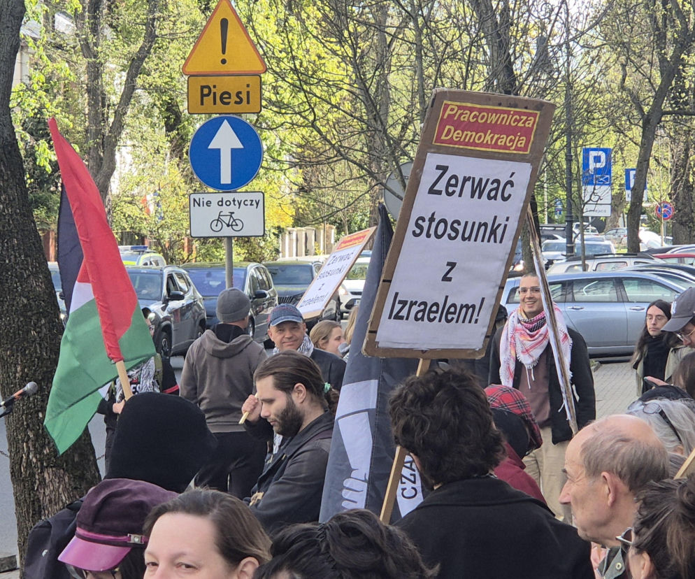 Protest pod ambasadą Izraela w Warszawie. Ruch propalestyński jest i będzie
