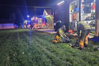 Pożar domu w Woli Rzędzińskiej. Z ogniem walczyło kilkudziesięciu strażaków