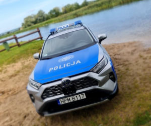 Policyjny radiowóz Toyota RAV4 Hybrid