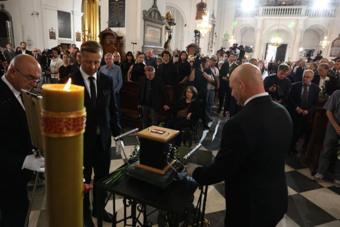Łzy na pogrzebie Wandy Traczyk-Stawskiej. Syn wzruszył żałobników. Jej troska była nie do opisania