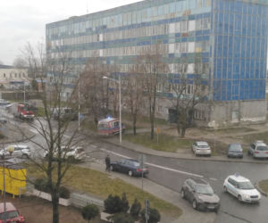 Płock. ZWŁOKI kobiety w pałacyku cudów przy Otolińskiej! Drzwi otwierali strażacy! (ZDJĘCIA]