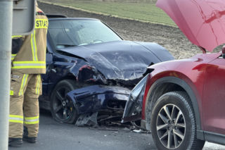 Huk w spokojnej wsi. Doszło do wypadku, jedna osoba w szpitalu