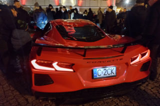 Świąteczny Zlot Amerykańskich Samochodów na Rynku w Lesznie [ZDJĘCIA] 