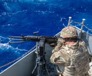 Pentagon planuje operacje lądowe w Iranie. Teheran grozi „podpaleniem” amerykańskich wojsk