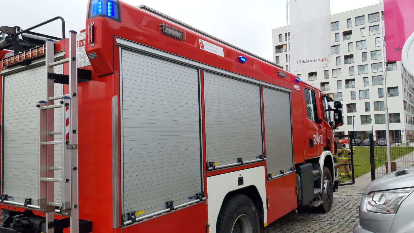Atak padaczki w metrze. Śmigłowiec LPR lądował w centrum Warszawy
