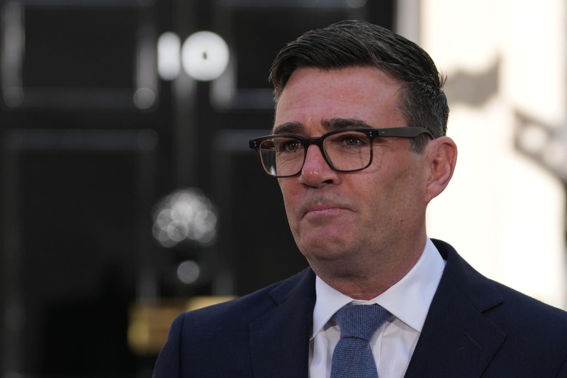 Andy Burnham został w poniedziałek 59. premierem Wielkiej Brytanii - potwierdził Pałac Buckingham