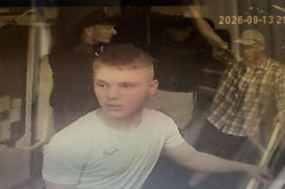 Policja poszukuje młodych wandali