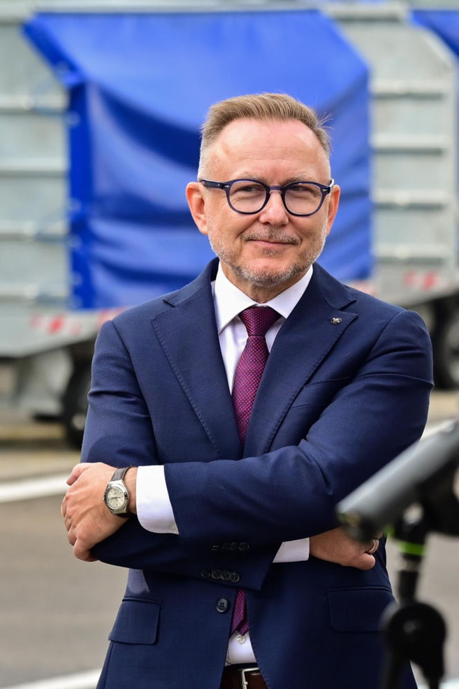 Nowa tymczasowa hala przylotów na lotnisku w Goleniowie