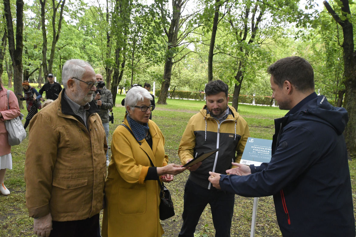 Tablice odsłaniał prezydent Warszawy