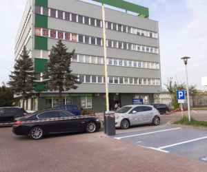 W Starachowicach strefa płatnego parkowania na Strefie. Parking tylko dla najemców biurowca