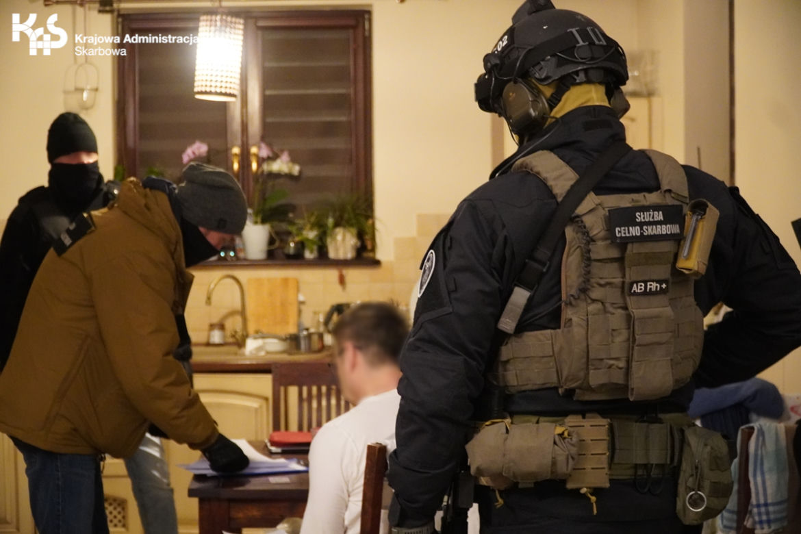Warmińsko-mazurska KAS rozbiła zorganizowaną grupę przestępczą. Są kolejne zatrzymani