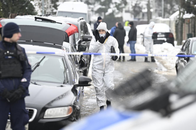 Zwłoki małżeństwa na Targówku. Świadkowie o szturmie antyterrorystów: "W życiu czegoś takiego nie widziałem"