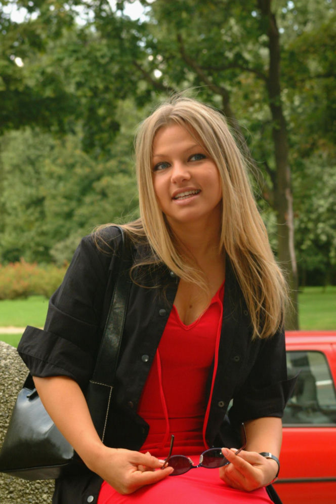 - Katarzyna Bujakiewicz przez lata grała w "Na dobre i na złe". Tak wyglądała na początku swojej przygody z serialem