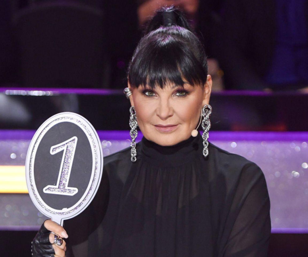 Jurorka Iwona Pavlović trzyma tabliczkę z oceną jeden. O jej możliwym występie w nowym show przeczytasz na Eska.
