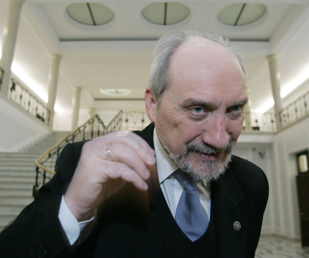 MACIEREWICZ ODEBRAŁ NAGRODY LUDZIOM SIEMONIAKA.