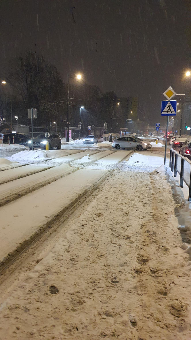 Zimowe utrudnienia w Warszawie