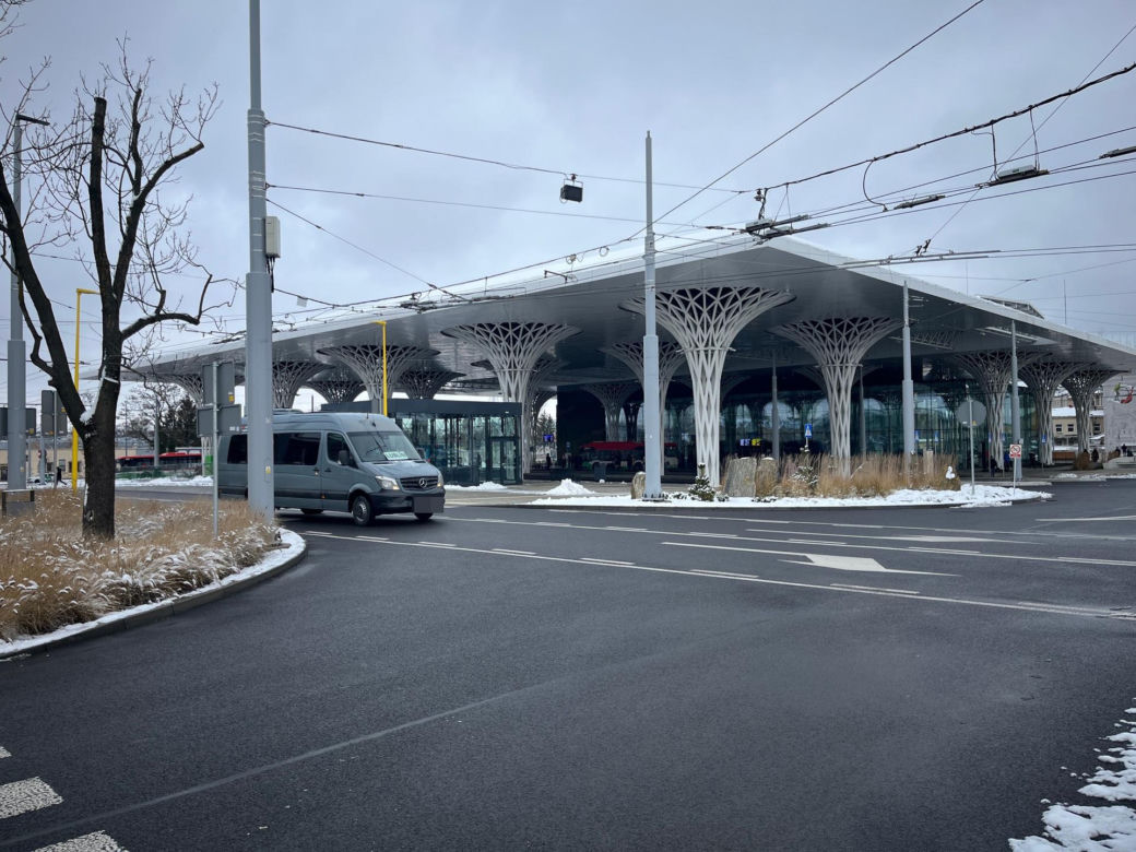 Dworzec Metropolitalny w Lublinie świętuje swoje 1 urodziny. To architektoniczna perełka. "Nie jest najgorzej"