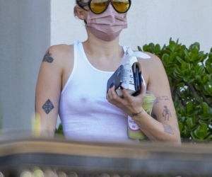 Miley Cyrus bez stanika