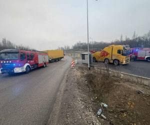 Zderzyły się ciężarówki. Droga zablokowana. Trwa akcja ratownicza