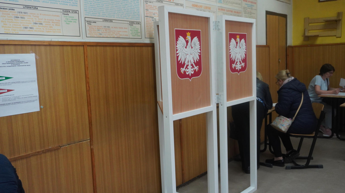 Wybory samorządowe 2024. Olsztynianie ruszyli do urn. Zobacz zdjęcia