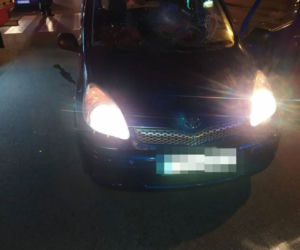 Gwiazdor disco polo z Ciechocinka przejechał kobietę na pasach. Z rozprawy aresztowej zabrała go karetka.
