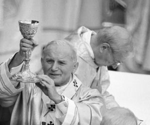 Tak wybrano kardynała Karola Wojtyłę na papieża