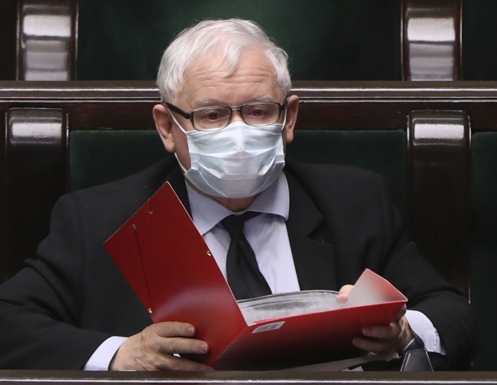  Sejm głosuje a Kaczyński szpera w ...