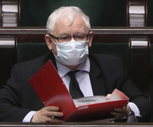  Sejm głosuje a Kaczyński szpera w ...
