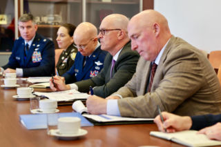 Samoloty, śmigłowce, rozpoznanie. Kluczowe rozmowy wiceministra Bejdy