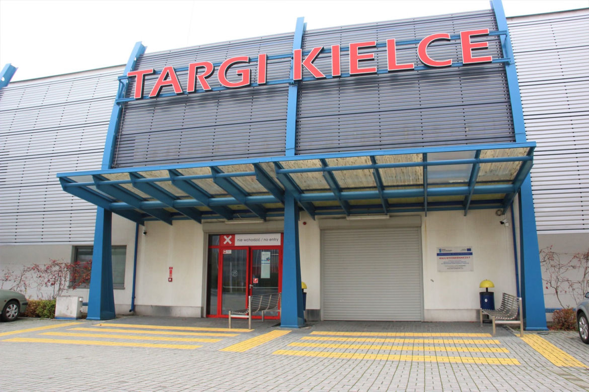 Szpital polowy w Targach Kielce. Praca wre, ale są OPÓŹNIENIA