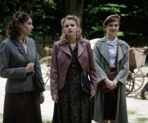 Wojenne dziewczyny 4 odc. 45. Ewa (Vanessa Aleksander), Marysia (Aleksandra Pisula), Nitka (Maja Szopa)