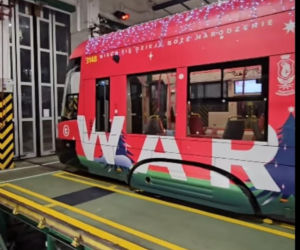Świąteczny warszawski tramwaj 2025