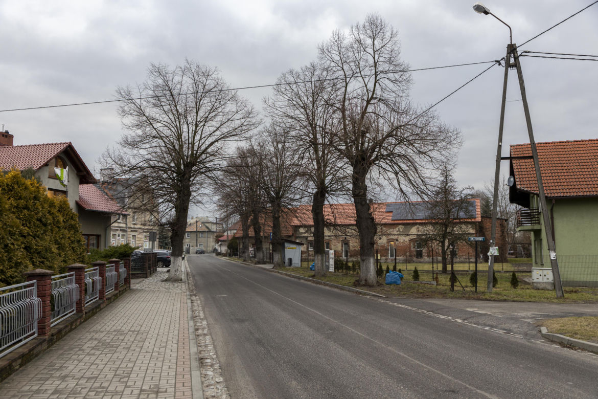 „Niepraktykujący” płaci podwójnie. Szokujący cennik na cmentarzu pod Wrocławiem