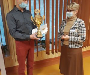 Szpital dziecięcy otrzymał specjalistyczne łóżka. To zasługa policjanta z Olsztyna