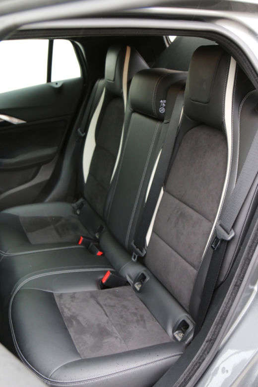 Infiniti Q30 Sport 2.0 Turbo AWD