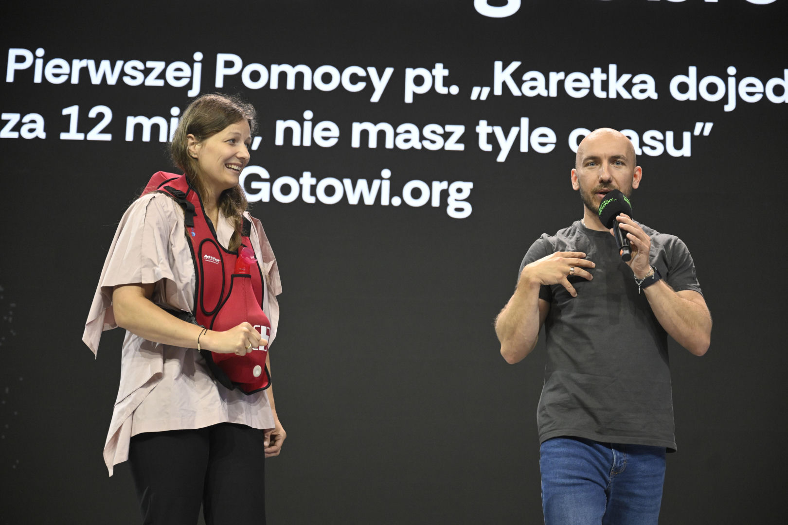 Warszawskie Targi Obronne. Scena Biała Blok z Pierwszej Pomocy pt. „Karetka dojedzie za 12 minut, nie masz tyle czasu”