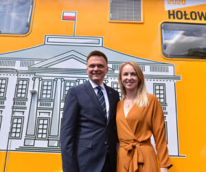 Trzaskowski zjada Hołownię!