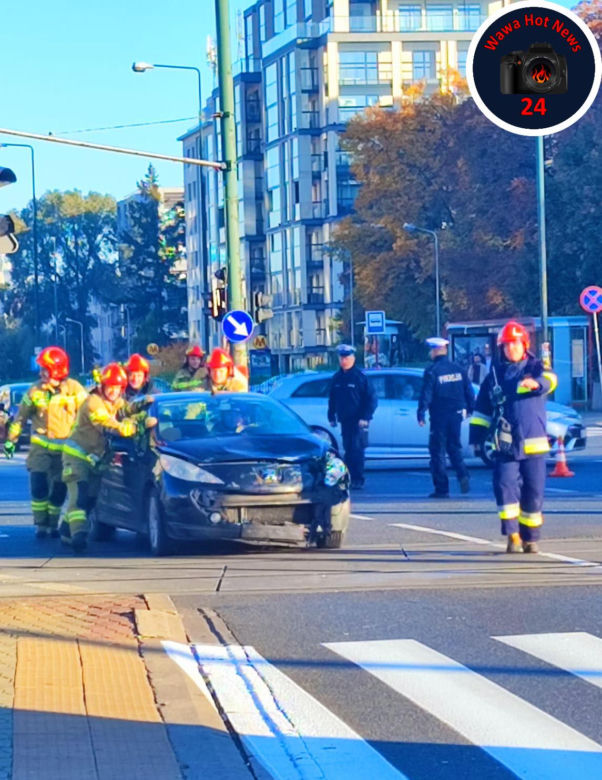 Poważny wypadek na Mokotowie. Motocyklista w szpitalu
