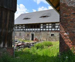 Remontują dom w Milęcicach. Urzekło ich miejsce i widok. Fachowcy mówili, żeby postawili nowy dom