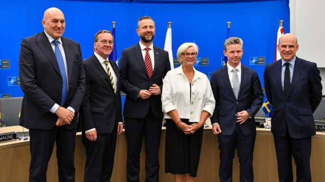 wicepremier - minister obrony narodowej Władysław Kosiniak-Kamysz wziął udział w spotkaniu ministrów obrony NATO w Brukseli