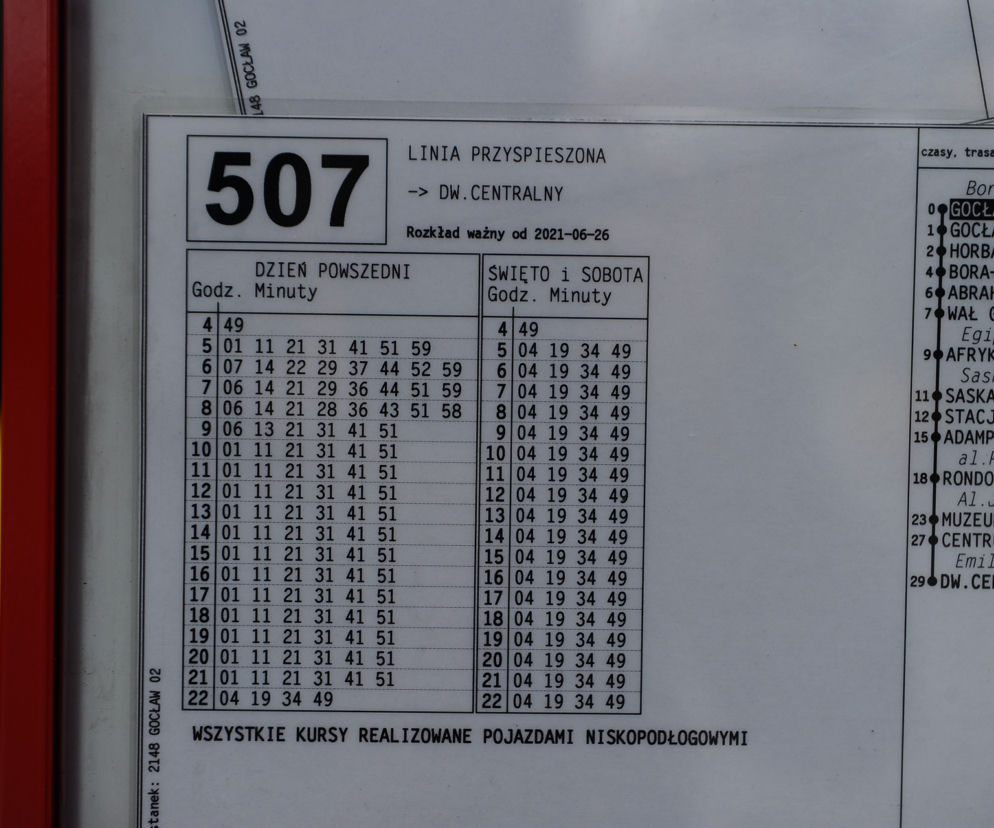 Ścisk w autobusach od września. Na tych liniach będą cięcia