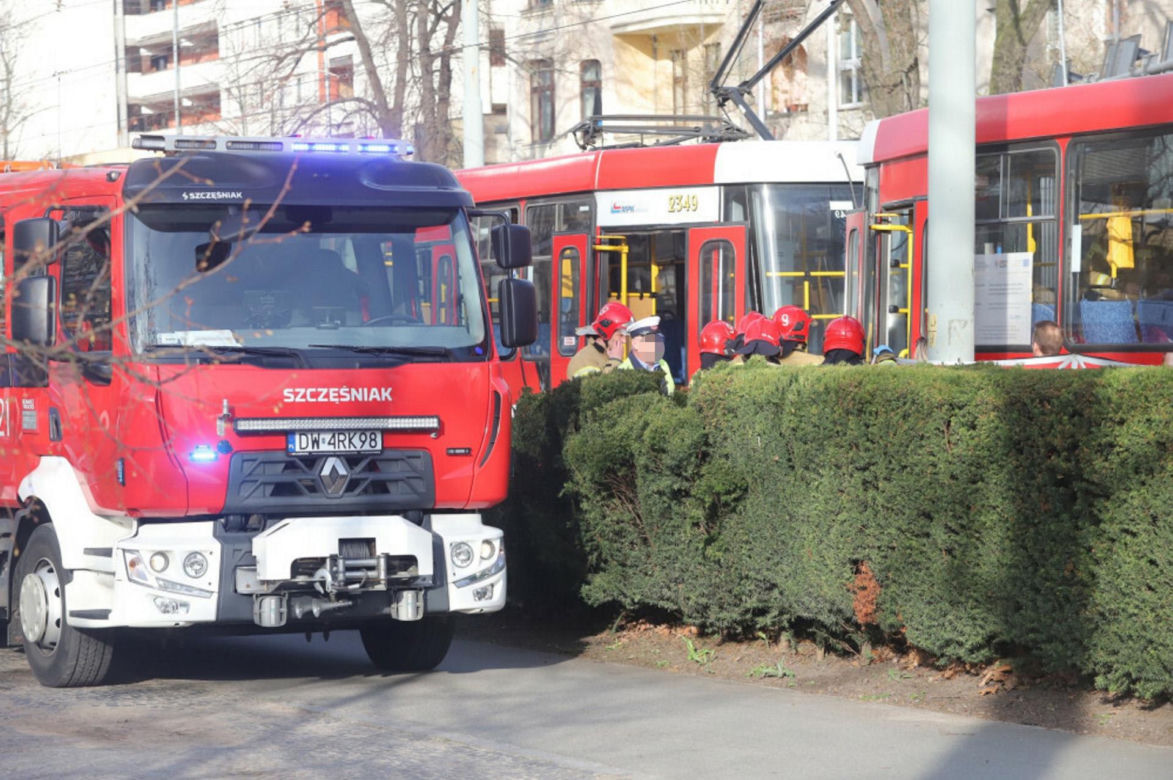 Wrocław. Tramwaj potrącił nastolatkę. Przechodziła na zielonym świetle