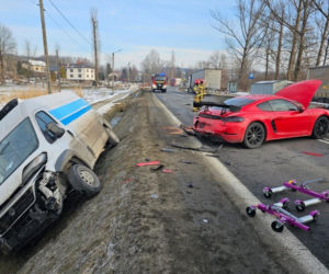 Bus, porshe i ciężarówka zderzyły się na DK19