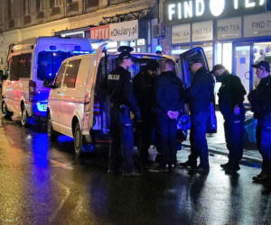 Dantejskie sceny w tramwaju. 28-latek zaatakował Ukraińca nożem