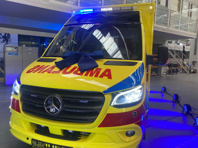 NEWAG przekazał krakowskiemu szpitalowi karetkę neanatologiczną