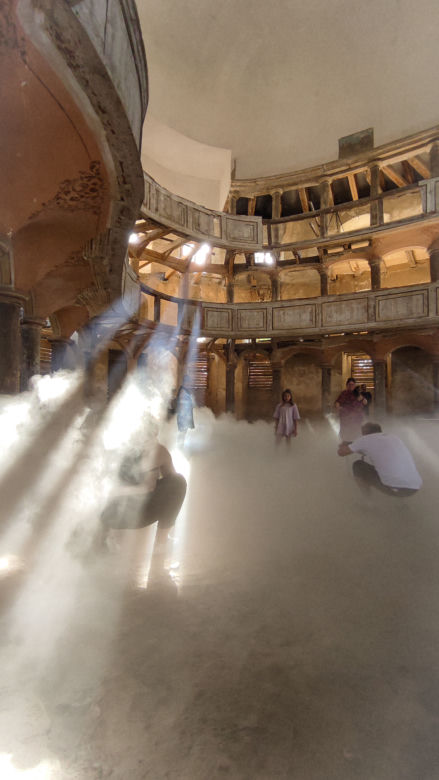 Perła Żeliszowa – sesja fotograficzna w kłębach dymu