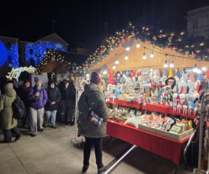 Miasto rozbłysło świąteczną magią! Tłumy na wielkim otwarciu Bydgoskiego Jarmarku Świątecznego