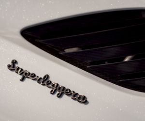 Aston Martin DBS Superleggera Volante