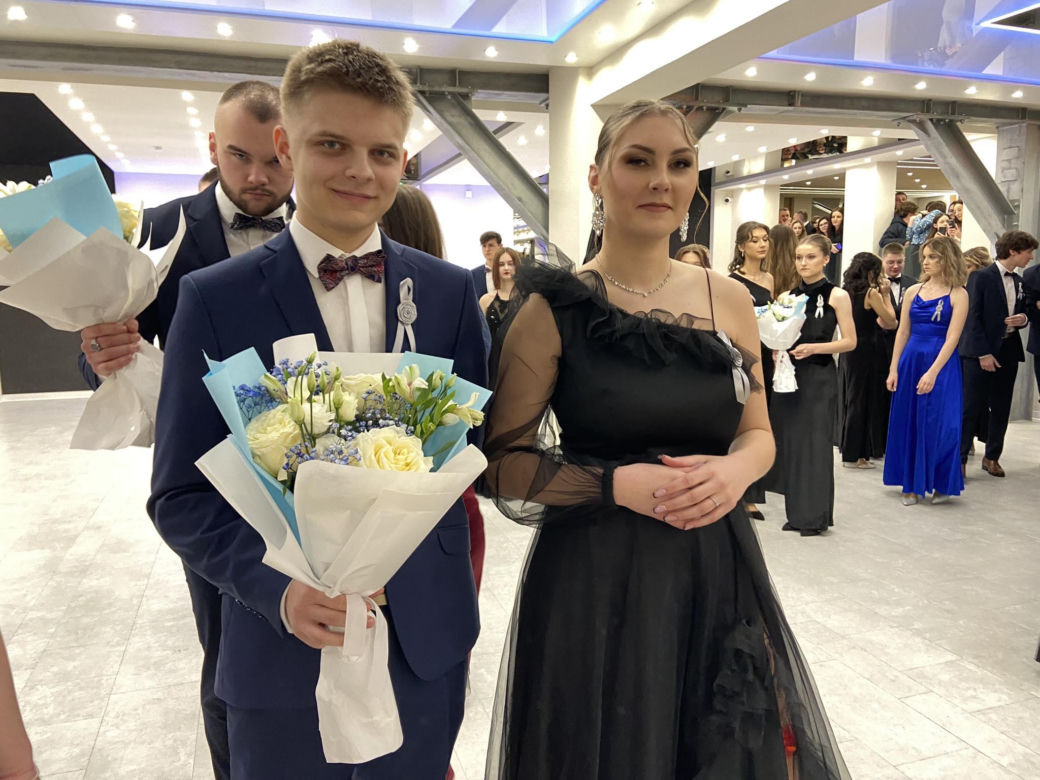 Bal studniówkowy 2024 II Liceum Ogólnokształcącego w Starachowicach